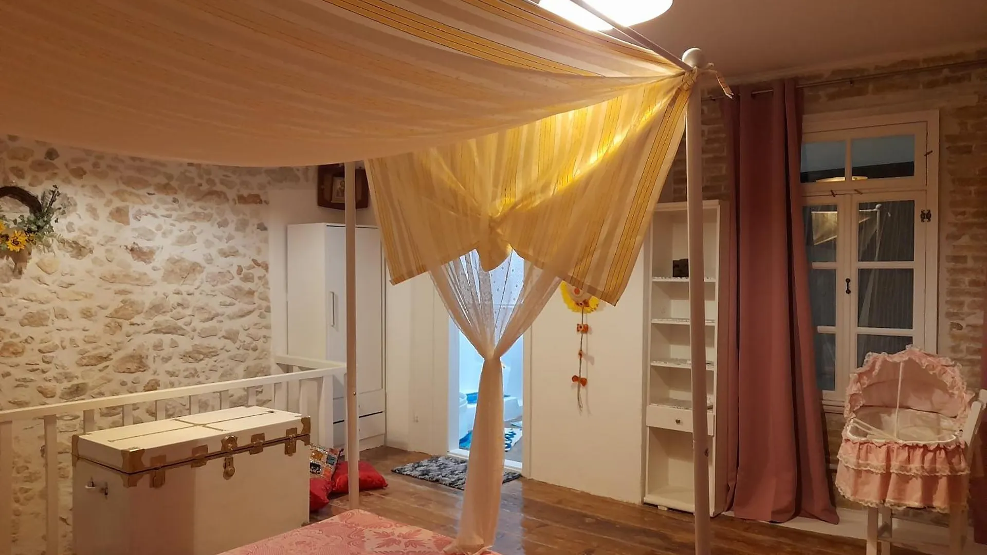 Heraklion Central House Experience Bendevis 0*,