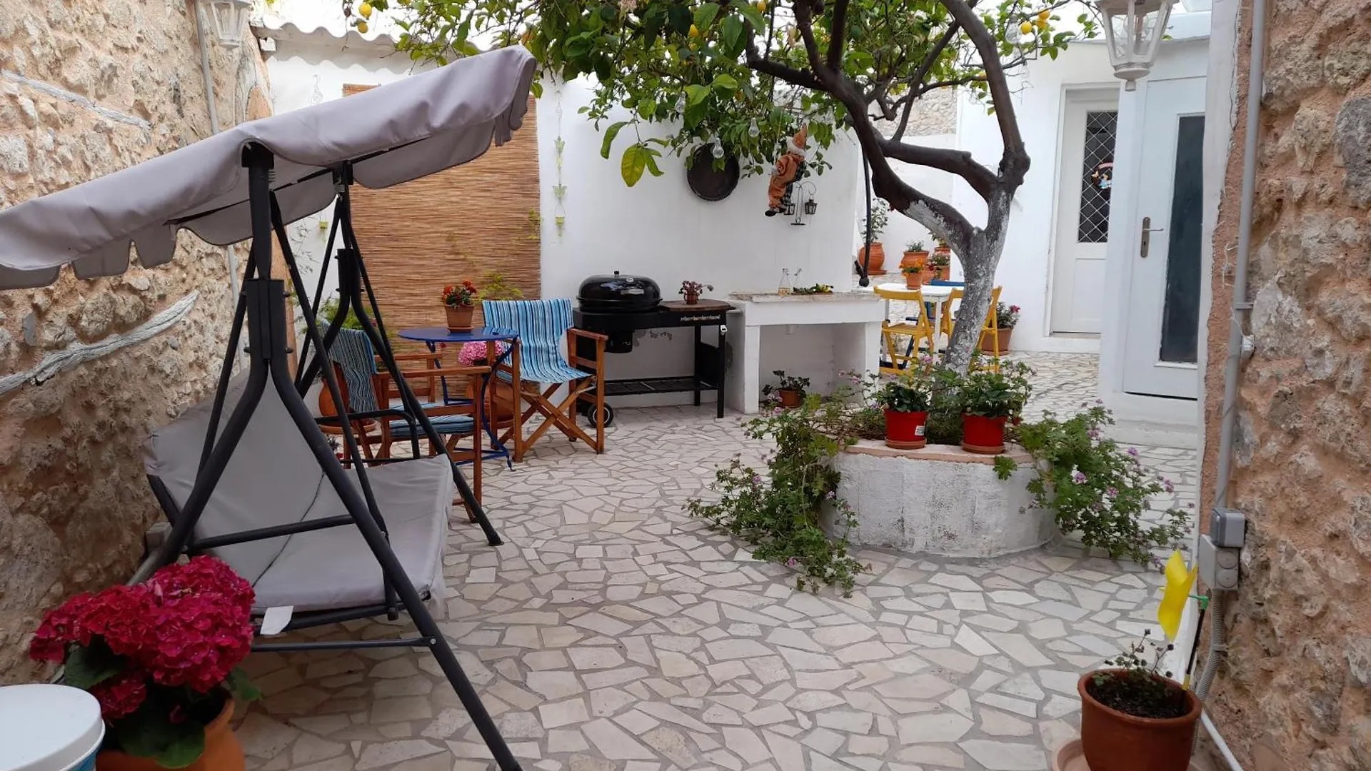 Heraklion Central House Experience Bendevis